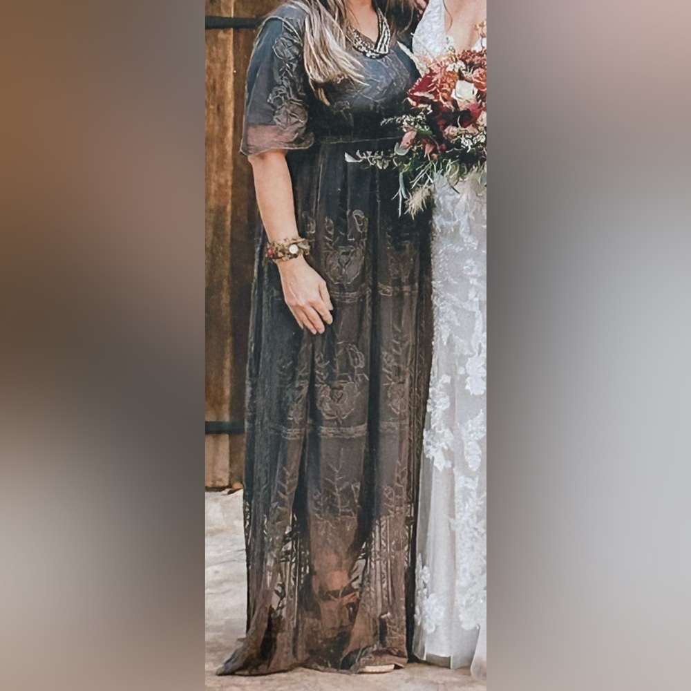 Women’s Lace Overlay Dress
